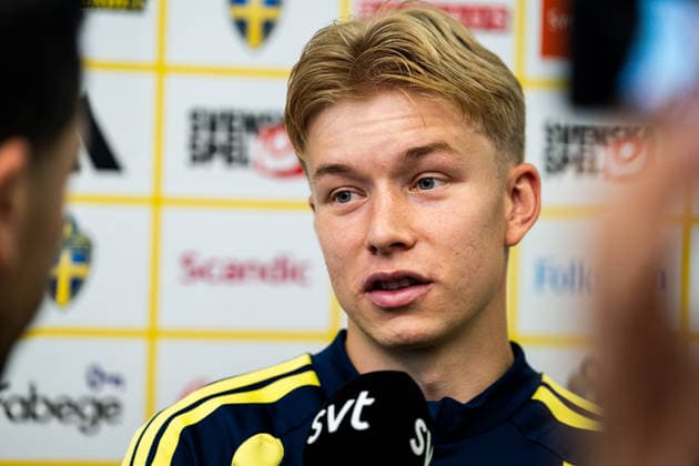 260628 Daniel Svensson of the Swedish men s national football team in the mixed zone after a training session during day 18 of the FIFA World Cup, WM, Weltmeisterschaft, Fussball 2026 on June 28, 2026 in Dallas. Photo: Petter Arvidson BILDBYRAN kod PA PA1264 fotboll football soccer fotball vm fotbolls-vm fotball-vm fotbolls-vm 2026 fifa world cup 2026 mixed zone sverige sweden sverige a day 18 bbeng *** June 28, 2026: Daniel Svensson of the Swedish men’s national soccer team in the mixed zone after a training session on Day 18 of the 2026 FIFA World Cup on June 28, 2026 in Dallas. Photo by Petter Arvidson, BILDBYRAN. Code: PA PA1264. soccer, football, fotball, World Cup, FIFA World Cup 2026, mixed zone, Sweden, Sweden A, Day 18 bbeng  Copyright: PETTERxARVIDSON BB260628PA074