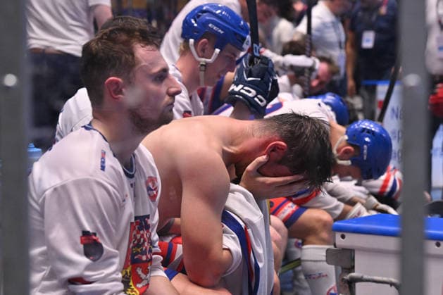 The Men s World Ball Hockey Championship Final: Czech Republic vs. USA, Ostravar Arena, Ostrava, June 28, 2026. Czech Republic players after the game. On the left is Jakub Laurinc of the Czech Republic. (CTKxPhoto JaroslavxOzana) CTKPhotoP2026062805761  CTKPhotoP2026062805761