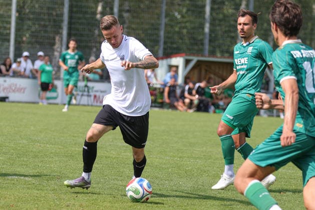 28.06.2026, Fußball, Testspiel, Saison 2026 2027: TSV Abtswind - FC Schweinfurt 05 Von links: Mirco Geisler (FC Schweinfurt 05, 09) erzielt das 2:0 Abtswind Kräuter Mix Arena Bayern Unterfranken Deutschland *** June 28, 2026, Soccer, Friendly Match, 2026–2027 Season, TSV Abtswind vs. FC Schweinfurt 05. From left: Mirco Geisler (FC Schweinfurt 05) scores the 2–0 goal in the 9th minute at the Abtswind Kräuter Mix Arena in Bavaria, Lower Franconia, Germany