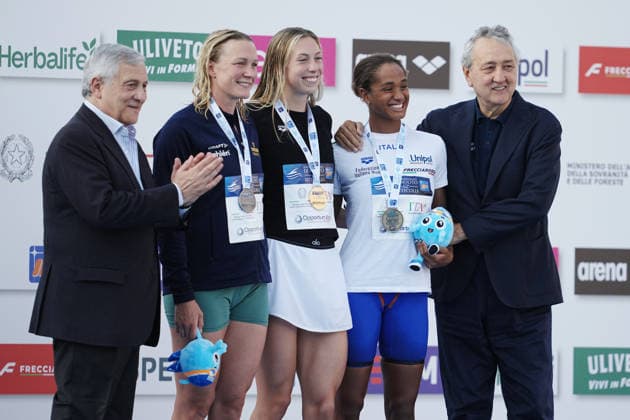 From L, Antonio Taiani, Italian Foreign Minister, Sara Curtis from Italy, Gretchen Walsh from USA , Sarah Sjostrom from Sweden and Paolo Barelli at the 62 th Trofeo Settecolli at Foro Italico in Rome, Italy Sunday, June 28, 2026. - swimming .  Copyright: xGianxMattiaxD Alberto LaPressex