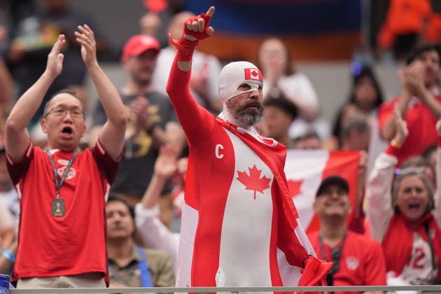 FIFA World Cup, WM, Weltmeisterschaft, Fussball 2026 - Round of 32 - South Africa vs Canada Supporters of Canada cheer before the FIFA World Cup 2026 Round of 32 match South Africa against Canada, in Los Angeles, USA, 28 June 2026. LOS ANGELES United States  Copyright: xSCOTTxSTRAZZANTEx