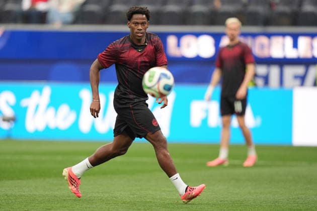 FIFA World Cup, WM, Weltmeisterschaft, Fussball 2026 - Round of 32 - South Africa vs Canada Jonathan David of Canada warms up before the FIFA World Cup 2026 Round of 32 match South Africa against Canada, in Los Angeles, USA, 28 June 2026. LOS ANGELES United States  Copyright: xSCOTTxSTRAZZANTEx