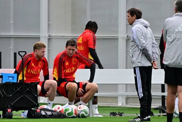 Belgium s Kevin De Bruyne, Belgium s Hans Vanaken and Belgium s head coach Rudi Garcia pictured during a press conference, PK, Pressekonferenz of Belgian national soccer team Red Devils, on Sunday 28 June 2026 in their base camp, home of the Seattle Sounders, Renton, Seattle, USA. The Rode Duivels - Diables Rouges qualified for the knockout stage of the 2026 FIFA World Cup, WM, Weltmeisterschaft, Fussball where they ll meet Senegal in the round of 32 on July 1st. DIRKxWAEM  x179749370x