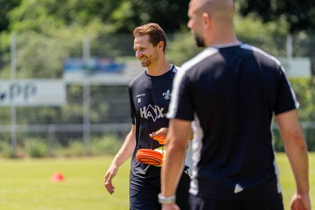 Freisteller, Portrait Immanuel Hoehn (SV Darmstadt 98, Analyst) hat Huetchen in der Hand, GER, Trainingsauftakt SV Darmstadt 98, Fussball, 2. Bundesliga, Saison 2026 2027, 28.06.2026, DFL REGULATIONS PROHIBIT ANY USE OF PHOTOGRAPHS AS IMAGE SEQUENCES AND OR QUASI-VIDEO, GER, Trainingsauftakt SV Darmstadt 98, Fussball, 2. Bundesliga, Saison 2026 2027, 28.06.2026 Lindenfels-Winterkasten *** Crop, Portrait of Immanuel Hoehn, SV Darmstadt 98, analyst holding a cap, GER, SV Darmstadt 98 training kickoff, soccer, 2. Bundesliga, 2026–2027 season, June 28, 2026, DFL regulations prohibit any use of photographs as image sequences and or quasi-video, GER, SV Darmstadt 98 training kickoff, soccer, 2. Bundesliga, 2026–2027 season, June 28, 2026, Lindenfels Winterkasten Copyright: xEibner-Pressefoto Jan-NiclasxGrox EP_JGG
