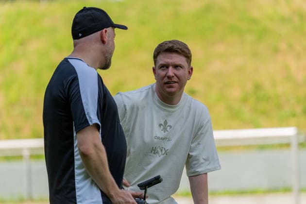 Paul Fernie (SV Darmstadt 98, Geschaeftsfuehrer r.) im Gespraech mit Maximilian Kohl (SV Darmstadt 98, Analyst, l.), GER, Trainingsauftakt SV Darmstadt 98, Fussball, 2. Bundesliga, Saison 2026 2027, 28.06.2026, DFL REGULATIONS PROHIBIT ANY USE OF PHOTOGRAPHS AS IMAGE SEQUENCES AND OR QUASI-VIDEO, GER, Trainingsauftakt SV Darmstadt 98, Fussball, 2. Bundesliga, Saison 2026 2027, 28.06.2026 Lindenfels-Winterkasten *** Paul Fernie, SV Darmstadt 98, Director of Sports (right), in conversation with Maximilian Kohl, SV Darmstadt 98, Analyst (left), GER, SV Darmstadt 98 training kickoff, soccer, 2. Bundesliga, 2026–2027 season, June 28, 2026, DFL regulations prohibit any use of photographs as image sequences and or quasi-video, GER, SV Darmstadt 98 training kickoff, soccer, 2. Bundesliga, 2026–2027 season, June 28, 2026, Lindenfels Winterkasten Copyright: xEibner-Pressefoto Jan-NiclasxGrox EP_JGG