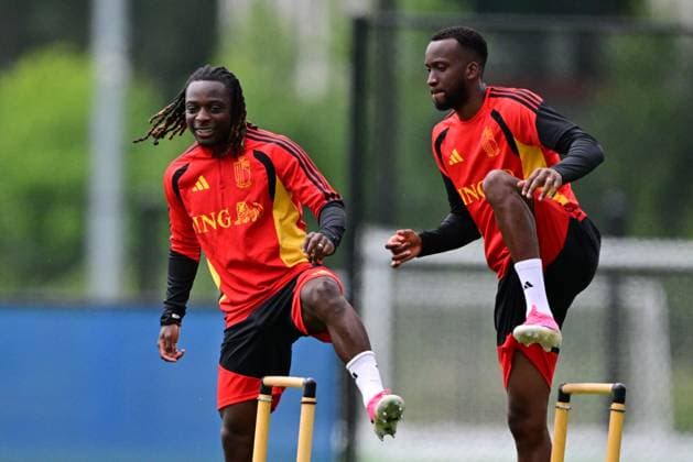 Belgium s Jeremy Doku and Belgium s Dodi Lukebakio pictured during a training session of Belgian national soccer team Red Devils, on Sunday 28 June 2026 in their base camp, home of the Seattle Sounders, Renton, Seattle, USA. The Rode Duivels - Diables Rouges qualified for the knockout stage of the 2026 FIFA World Cup, WM, Weltmeisterschaft, Fussball where they ll meet Senegal in the round of 32 on July 1st. DIRKxWAEM  x179750275x