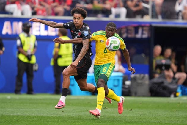 South Africa v Canada - FIFA World Cup, WM, Weltmeisterschaft, Fussball 2026 - Round of 32 INGLEWOOD, CALIFORNIA - JUNE 28: Aubrey Modiba of South Africa in action against Tajon Buchanan of Canada during the 2026 FIFA World Cup Round of 32 match between South Africa and Canada at Los Angeles Stadium (SoFi Stadium) in Inglewood, California, United States on June 28, 2026. Tayfun Coskun Anadolu California United States. Editorial use only. Please get in touch for any other usage.  Copyright: x2026xAnadoluxTayfunxCoskunx