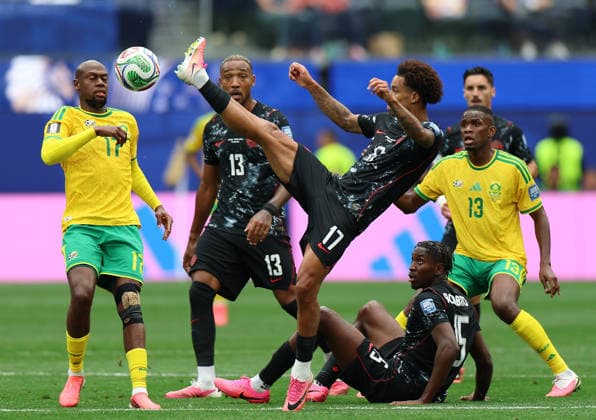 (260629) -- LOS ANGELES, June 29, 2026 -- Tajon Buchanan (3rd L) of Canada competes during the round of 32 match between Canada and South Africa at the 2026 FIFA World Cup, WM, Weltmeisterschaft, Fussball at Los Angeles Stadium in Los Angeles, the United States, June 28, 2026. ) (SP)U.S.-LOS ANGELES-FOOTBALL-FIFA WORLD CUP-ROUND OF 32-CAN VS RSA BaixXuefei 