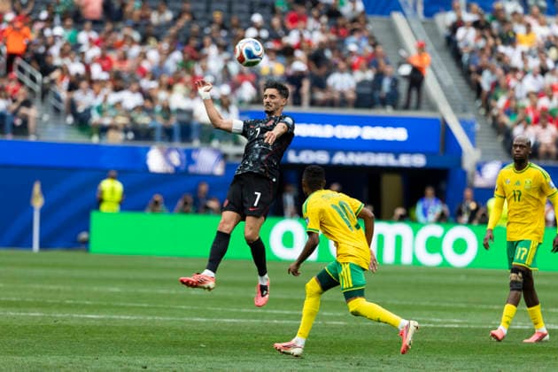 June 28, 2026, Los Angeles, California, USA: Canada s Stephen EustoÂ¡quio (7) and South Africa s Relebohile Mofokeng (10) vie for the ball during the FIFA World Cup, WM, Weltmeisterschaft, Fussball Round of 32 soccer match at SoFi Stadium in Inglewood, Calif., Sunday, June 28, 2026. World Cup 2026: Canada Vs South Africa  - ZUMAc68_ 20260628_zaf_c68_037 Copyright: xRingoxChiux