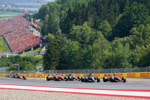 FORMULA ONE AUSTRIAN GRAND PRIX 2026 The Race Start, George Russell 63 (GBR) Mercedes, during the Formula 1 Lenovo Austrian Grand Prix 2026, 8th round of the 2026 Formula 1 World Championship, WM, Weltmeisterschaft from 26th-28th June, 2026 at the Red Bull Ring, Spielberg, Austria. Credit: Robbie Hoad Every Second Media Editorial use only. All images are copyright Every Second Media Limited. No images may be reproduced without prior permission. Copyright: xIMAGO EveryxSecondxMediax ESM-2048-0525 RobbiexHoadx xEveryxSecondxMediax