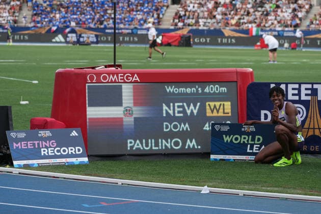 June 28, 2026, Paris, Å½Le-De-France, France: Marileidy Paulino of the Dominican Republic poses with her meeting record and world lead signs after winning the women s 400m final during the Wanda Diamond League Meeting de Paris at Stade Charlo ty. Paris France - ZUMAh209 20260628_zsp_h209_098 Copyright: xAlixHabibx