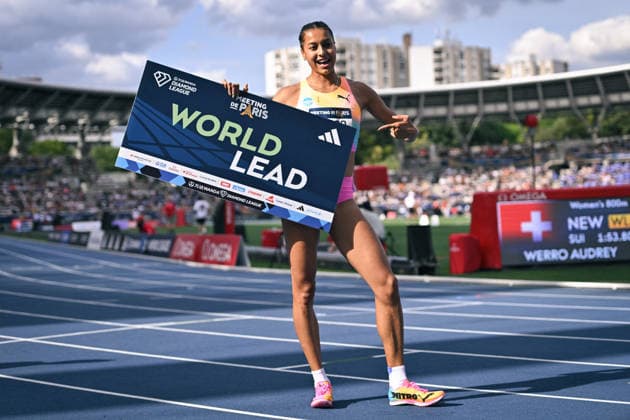 Sport Bilder des Tages #2 Wanda Diamond League in Paris FA Audrey Werro poses with her record after competing during the Wanda Diamond League tournament at the Charlety Stadium in Paris on June 28, 2026. Photo by Firas Abdullah ABACAPRESS.COM Paris Ile-de-France France  Copyright: xAbdullahxFiras ABACAx