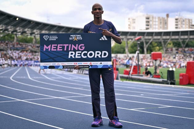 Wanda Diamond League in Paris FA Busang Collen Kebinatshipi poses with his record after competing during the Wanda Diamond League tournament at the Charlety Stadium in Paris on June 28, 2026. Photo by Firas Abdullah ABACAPRESS.COM Paris Ile-de-France France  Copyright: xAbdullahxFiras ABACAx