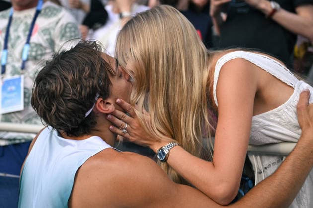Wanda Diamond League in Paris FA Armand Duplantis kisses his wife Desire Inglander after competing during the Wanda Diamond League tournament at the Charlety Stadium in Paris on June 28, 2026. Photo by Firas Abdullah ABACAPRESS.COM Paris Ile-de-France France  Copyright: xAbdullahxFiras ABACAx