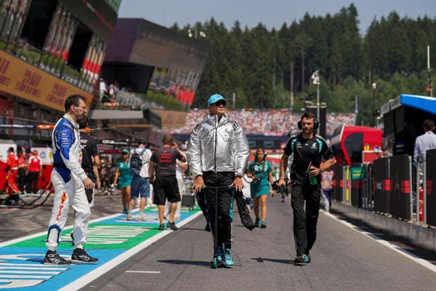 FORMULA ONE AUSTRIAN GRAND PRIX 2026 George Russell 63 (GBR) Mercedes making his way to the grid during the Formula 1 Lenovo Austrian Grand Prix 2026, 8th round of the 2026 Formula 1 World Championship, WM, Weltmeisterschaft from 26th-28th June, 2026 at the Red Bull Ring, Spielberg, Austria. Credit: Robbie Hoad Every Second Media Editorial use only. All images are copyright Every Second Media Limited. No images may be reproduced without prior permission. Copyright: xIMAGO EveryxSecondxMediax ESM-2048-0574 RobbiexHoadx xEveryxSecondxMediax