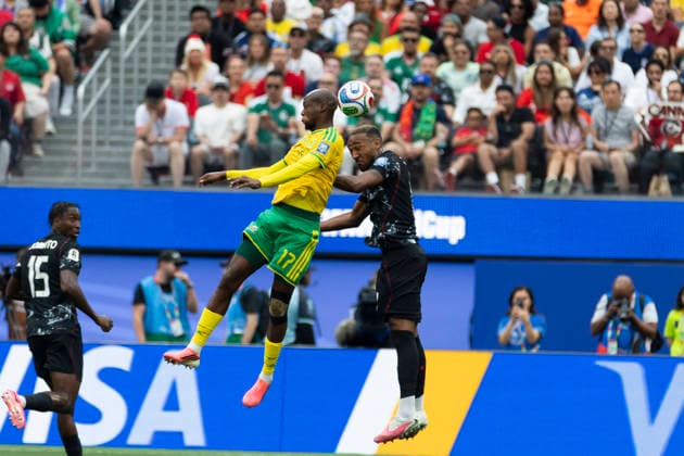 Canada Vs South Africa in Los Angeles - 28 Jun 2026 South Africa s Evidence Makgopa (17) and Canada’s Derek Cornelius (13) seen in action during the FIFA World Cup, WM, Weltmeisterschaft, Fussball Round of 32 soccer match between Canada and South Africa. Final score; Canada 1:0 South Africa Los Angeles United States Copyright: xRingoxChiux xSOPAxImagesx 20260628RC.FIFA_022