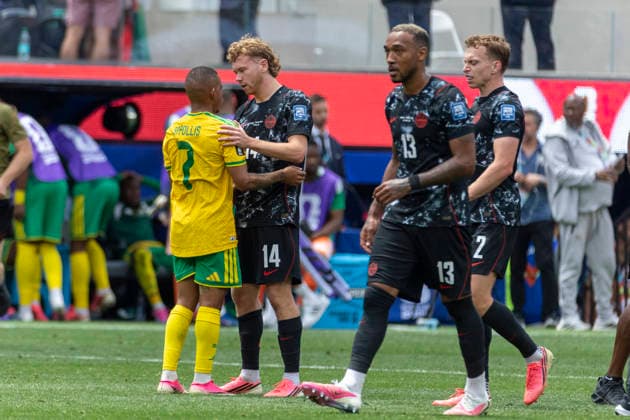 Canada Vs South Africa in Los Angeles - 28 Jun 2026 Canada’s Jacob Shaffelburg (14) greets South Africa s Oswin Appollis (7) after the FIFA World Cup, WM, Weltmeisterschaft, Fussball Round of 32 soccer match between Canada and South Africa. Final score; Canada 1:0 South Africa Los Angeles United States Copyright: xRingoxChiux xSOPAxImagesx 20260628RC.FIFA_097
