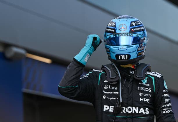 F1 Grand Prix Of Austria SPIELBERG, AUSTRIA - JUNE 28: Race winner George Russell of Great Britain and Mercedes-AMG celebrates by raising his fist in the pit lane following his victory in the F1 Grand Prix of Austria at Red Bull Ring on June 28, 2026 in Spielberg, Austria. Spielberg Austria  Copyright: xArturxWidakx originalFilename:widak-f1grandp260628_npWFP.jpg