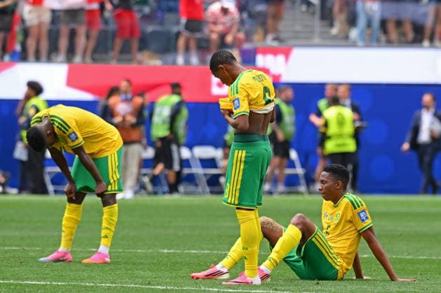 28th June 2026; SoFi Stadium, Los Angeles, California, United States of America; FIFA World Cup, WM, Weltmeisterschaft, Fussball Football, South Africa versus Canada; Tshepang Moremi and Thalente Mbatha of South Africa shows dejection after the teams 0-1 defeat JulianxMedina DiaEsportivo