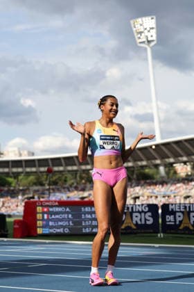 (260629) -- PARIS, June 29, 2026 -- Audrey Werro of Switzerland celebrates after the women s 800m final at the 2026 World Athletics Diamond League in Paris, France, June 28, 2026. ) (SP)FRANCE-PARIS-ATHLETICS-DIAMOND LEAGUE 2026? WuxHuiwo 