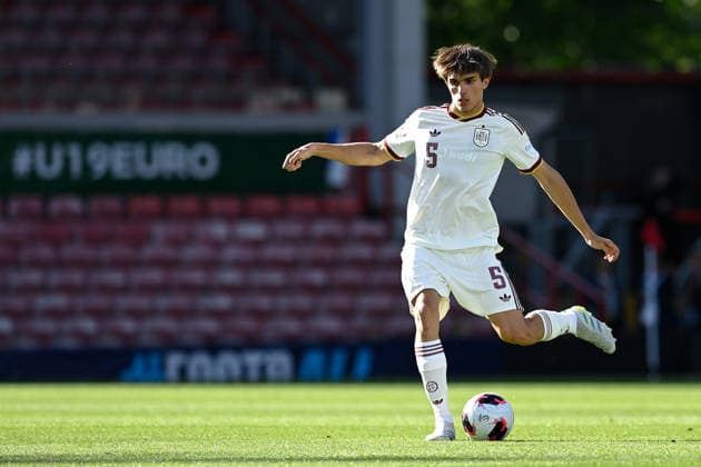 Football - 2026 UEFA European Under-19 Championship (U19 Euros) - Group A: Wales vs. Spain - SToK Cae Ras (Racecourse Ground) - Sunday 28th June 2026 Spain Defender Andres Cuenca in action COLORSPORT BARRY MITCHELL 