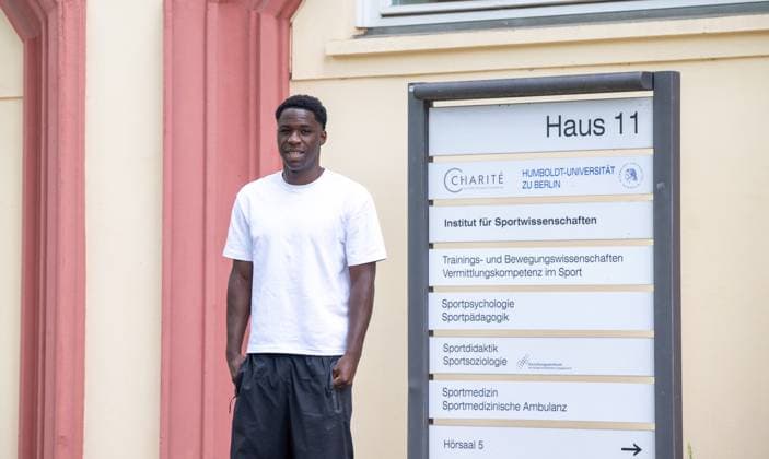 Fussball, Herren, Saison 2026 27, 1. Bundesliga, 1. FC Union Berlin, medizinische Untersuchungen in der Sportmedizin der Charite Berlin, Oluwaseun Ogbemudia (1. FC Union Berlin), 29.06. 2026, *** Soccer, Men s, 2026–27 Season, Bundesliga 1, 1. FC Union Berlin, medical examinations at the Department of Sports Medicine at Charité Berlin, Oluwaseun Ogbemudia, 1. FC Union Berlin, June 29, 2026, Copyright: xMatthiasxKochx