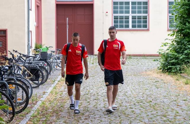 Fussball, Herren, Saison 2026 27, 1. Bundesliga, 1. FC Union Berlin, medizinische Untersuchungen in der Sportmedizin der Charite Berlin, v. l. Marin Ljubicic (1. FC Union Berlin), Andrej Ilic (1. FC Union Berlin), 29.06. 2026, *** Soccer, Men s, 2026–27 Season, Bundesliga 1, 1. FC Union Berlin, medical examinations at the Department of Sports Medicine at Charité Berlin; from left: Marin Ljubicic (1. FC Union Berlin), Andrej Ilic (1. FC Union Berlin), June 29, 2026, Copyright: xMatthiasxKochx
