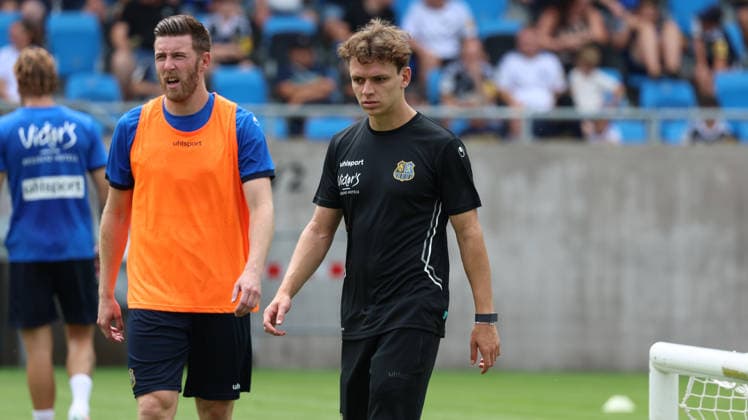 29.06.2026, xrekx, Fussball 3.Liga, 1.FC Saarbruecken - Trainingsauftakt Saison 2026 27 v.l. Christian Kuehlwetter (1. FC Saarbruecken) Danilo Kupke Videoanalyst (1.FC Saarbruecken) (DFL DFB REGULATIONS PROHIBIT ANY USE OF PHOTOGRAPHS as IMAGE SEQUENCES and or QUASI-VIDEO) Saarbruecken *** June 29, 2026, xrekx, Soccer 3rd Division, 1 FC Saarbrücken Start of Training for the 2026 Season, 27th, from left: Christian Kuehlwetter, 1 FC Saarbrücken; Danilo Kupke, Video Analyst, 1 FC Saarbrücken. DFL and DFB regulations prohibit any use of photographs as image sequences and or QUASI-VIDEO Saarbrücken