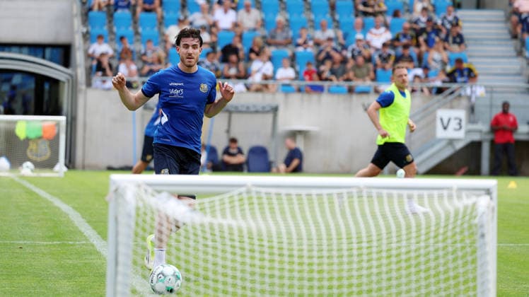 29.06.2026, xrekx, Fussball 3.Liga, 1.FC Saarbruecken - Trainingsauftakt Saison 2026 27 v.l. Kaan Caliskaner (1.FC Saarbruecken) (DFL DFB REGULATIONS PROHIBIT ANY USE OF PHOTOGRAPHS as IMAGE SEQUENCES and or QUASI-VIDEO) Saarbruecken *** June 29, 2026, xrekx, Soccer 3rd Division, 1 FC Saarbrücken Starts Training for the 2026-27 Season, from left: Kaan Caliskaner, 1 FC Saarbrücken. DFL and DFB regulations prohibit any use of photographs as image sequences and or quasi-video. Saarbrücken