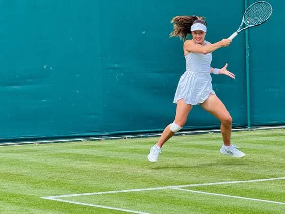 The Championships Wimbledon 2026 - Day 1 LONDON, UNITED KINGDOM - JUNE 29: Zeynep Sonmez of Turkiye in action against Ann Li of USA during the Women s Singles first round match on day one of The Championships Wimbledon 2026 on June 29, 2026 in London, United Kingdom. Ray Tang Anadolu London United Kingdom. Editorial use only. Please get in touch for any other usage.  Copyright: x2026xAnadoluxRayxTangx