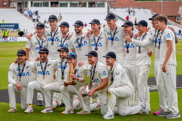 3rd Rothesay Test Match Day 5 England v New Zealand New Zealand captain Tom Latham and the New Zealand players lift the Trophy after winning the series 1-2 during the 3rd Rothesay Test Match Day 5 match England vs New Zealand at Trent Bridge, Nottingham, United Kingdom on 29 June 2026 (Photo by Maynard Manyowa News Images) Nottingham Trent Bridge Nottinghamshire United Kingdom Copyright: xMaynardxManyowa NewsxImagesx