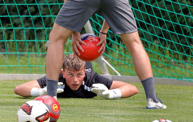 CFC_ Training 29.06.2026, Chemnitz, Sportforum, Fußball, Regionalliga Nordost, CFC, Training Die Mannschaft des CFC bereitet sich mit dem Training auf die neue Spiel- Saison vor. Nach einem sprichwörtlichem heißem Wochenende traf man sich 15 Uhr zu Trainimg Torwart David Wunsch Chemnitz Sachsen BRD *** CFC Practice June 29, 2026, Chemnitz, Sportforum, Sports, Soccer, Northeast Regional League, CFC, Practice The CFC team is preparing for the new season with practice. After a proverbially hot weekend, the team met at 3:00 p.m. for practice. Goalie David Wunsch, Chemnitz, Saxony, Germany