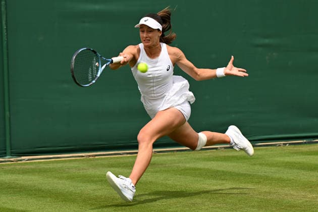 Wimbledon Tennis Championships 2026 - Day 1 LONDON, UNITED KINGDOM - JUNE 29: Zeynep Sonmez of Turkiye in action against Ann Li (not seen) of USA during the Women s Singles first round match on day one of The Championships Wimbledon 2026 at All England Lawn Tennis and Croquet Club on June 29, 2026 in London, United Kingdom. Ray Tang Anadolu London United Kingdom. Editorial use only. Please get in touch for any other usage.  Copyright: x2026xAnadoluxRayxTangx