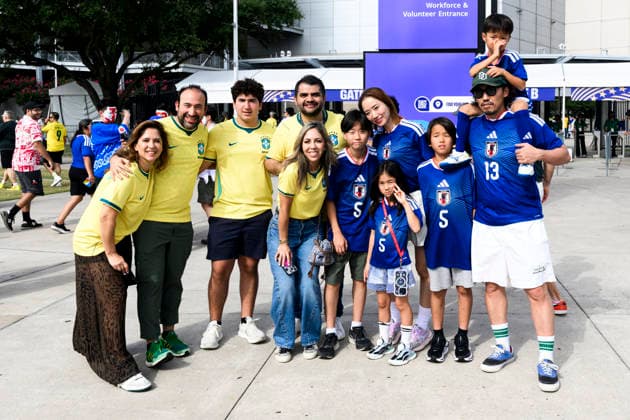 260629 Fans of Brazil and Japan outside Houston Stadium ahead of the FIFA World Cup, WM, Weltmeisterschaft, Fussball 2026 round of 32 football match between Brazil and Japan on June 29, 2026 in Houston. Photo: Ludvig Thunman BILDBYRAN kod LT LT0809 fotboll football soccer fotball vm fotbolls-vm fotball-vm fotbolls-vm 2026 fifa world cup 2026 sextondelsfinal round of 32 day 19 bbeng publik fans supporters *** June 29, 2026: Fans of Brazil and Japan outside Houston Stadium ahead of the FIFA World Cup 2026 Round of 32 soccer match between Brazil and Japan on June 29, 2026 in Houston. Photo by Ludvig Thunman, BILDBYRAN. Code: LT LT0809. soccer, football, World Cup, 2026 FIFA World Cup, Round of 32, Day 19 BBENG audience fans supporters  Copyright: LUDVIGxTHUNMAN BB260629LT005