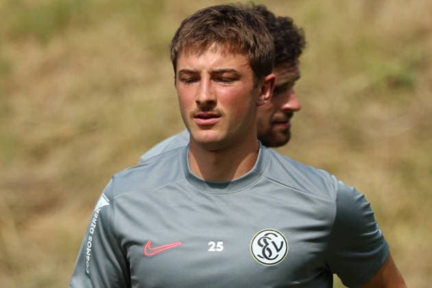 29.06.2026, xrekx, Fussball 1.Bundesliga, SV Elversberg - Trainingsauftakt Saison 202627 v.l. Lukas Petkov (SV 07 Elversberg) (DFL DFB REGULATIONS PROHIBIT ANY USE OF PHOTOGRAPHS as IMAGE SEQUENCES and or QUASI-VIDEO) Elversberg *** June 29, 2026, xrekx, Soccer, Bundesliga 1, SV Elversberg Starts Training for the 2026–27 Season; from left: Lukas Petkov, SV 07 Elversberg. DFL and DFB regulations prohibit any use of photographs as image sequences and or quasi-video. Elversberg