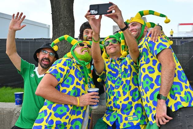 FIFA World Cup, WM, Weltmeisterschaft, Fussball 2026 - Round of 32 - Brazil vs Japan Supporters of Brazil arrive to the stadium before the FIFA World Cup 2026 Round of 32 match Brazil against Japan, in Houston, USA, 29 June 2026. HOUSTON United States  Copyright: xSAMxWASSONx