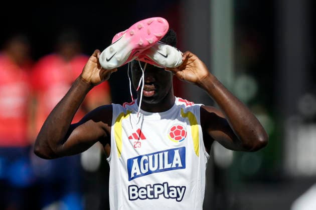 Player of Colombia Davidson Sanchez reacts during the team s training session at the Miami Inter CF Stadium in Fort Lauderdale, Florida, US, at the 2026 FIFA World Cup, WM, Weltmeisterschaft, Fussball on 29 June 2026. Training session of Colombia in Fort Lauderdale !ACHTUNG: NUR REDAKTIONELLE NUTZUNG!  Copyright: xAlbertoxEstevezx GRAF7689 20260629-55020746388_1