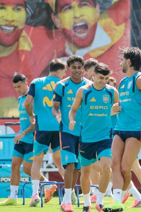 Players of Spain react during the team s training session in Chattanooga, Tenesse, US, at the 2026 FIFA World Cup, WM, Weltmeisterschaft, Fussball on 29 June 2026. Training session of Spain in Chattanooga !ACHTUNG: NUR REDAKTIONELLE NUTZUNG!  Copyright: xLavandeiraxJr.x GRAF7720 20260629-55020746671_1