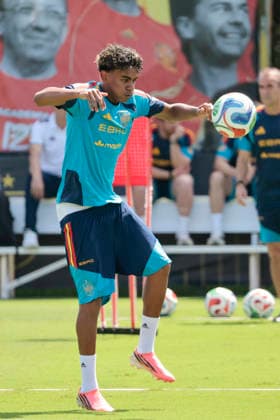 Player of Spain Lamine Yamal reacts during the team s training session in Chattanooga, Tenesse, US, at the 2026 FIFA World Cup, WM, Weltmeisterschaft, Fussball on 29 June 2026. Training session of Spain in Chattanooga !ACHTUNG: NUR REDAKTIONELLE NUTZUNG!  Copyright: xLavandeiraxJr.x GRAF7714 20260629-55020746691_1