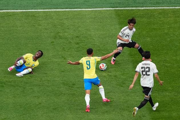 Vinicius Junior of Brazil goes down injured Brazil v Japan, 2026 FIFA World Cup, WM, Weltmeisterschaft, Fussball Round of 32, Football, Houston Stadium, Houston, Texas, USA - 29 Jun 2026Houston Houston Stadium Texas (TX) United States of America  Copyright: xIsmaelxAdnan Shutterstockx 16968921u