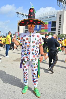 FIFA World Cup, WM, Weltmeisterschaft, Fussball 2026 - Round of 32 - Brazil vs Japan Soccer fans arrive to the stadium before the FIFA World Cup 2026 Round of 32 match Brazil against Japan, in Houston, USA, 29 June 2026. HOUSTON United States  Copyright: xSAMxWASSONx