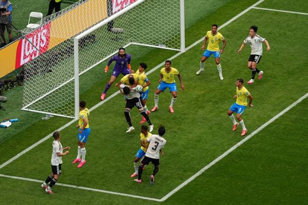 Takehiro Tomiyasu of Japan and Casemiro of Brazil jump to head the ball from a corner Brazil v Japan, 2026 FIFA World Cup, WM, Weltmeisterschaft, Fussball Round of 32, Football, Houston Stadium, Houston, Texas, USA - 29 Jun 2026Houston Houston Stadium Texas (TX) United States of America  Copyright: xIsmaelxAdnan Shutterstockx 16968921z