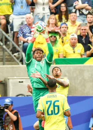 HOUSTON, TX - JUNE 29: Zion Suzuki 1 of Japan traps the ball in the first half during the FIFA World Cup, WM, Weltmeisterschaft, Fussball 2026 Round of 32 match between Brazil and Japan on June 29, 2026 at Houston Stadium in Houston, Texas. (Photo by Leslie Plaza Johnson Icon Sportswire) SOCCER: JUN 29 FIFA World Cup 26 Round of 32 - Brazil v Japan EDITORIAL USE ONLY Icon260629006