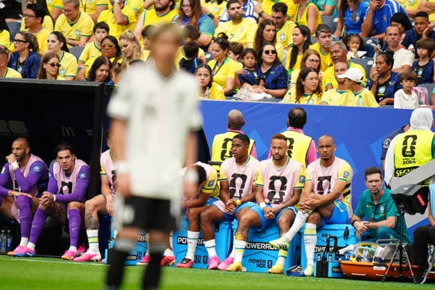 Brazil v Japan - FIFA World Cup, WM, Weltmeisterschaft, Fussball 2026 - Round of 32 HOUSTON, USA - JUNE 29: Neymar of Brazil is seen on the bench during the FIFA World Cup 2026 Round of 32 match between Brazil and Japan at Houston Stadium (NRG Stadium) on June 29, 2026 in Houston, Texas. Hakan Akgun Anadolu Texas United States. Editorial use only. Please get in touch for any other usage.  Copyright: x2026xAnadoluxHakanxAkgunx