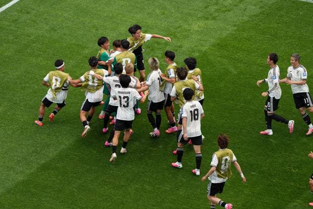 Japan squad celebrate Kaishu Sano of Japan goal Brazil v Japan, 2026 FIFA World Cup, WM, Weltmeisterschaft, Fussball Round of 32, Football, Houston Stadium, Houston, Texas, USA - 29 Jun 2026Houston Houston Stadium Texas (TX) United States of America  Copyright: xIsmaelxAdnan Shutterstockx 16968921ar