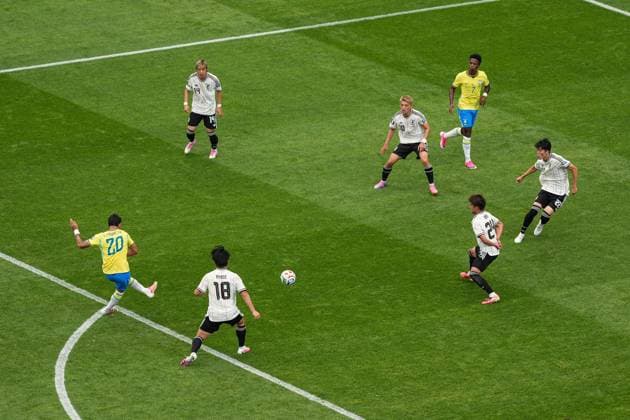 Lucas Paqueta of Brazil shoots at goal Brazil v Japan, 2026 FIFA World Cup, WM, Weltmeisterschaft, Fussball Round of 32, Football, Houston Stadium, Houston, Texas, USA - 29 Jun 2026Houston Houston Stadium Texas (TX) United States of America  Copyright: xIsmaelxAdnan Shutterstockx 16968921az