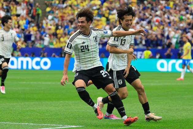 Japanese midfielder Kaishu Sano (L) celebrates with his teammates after scoring to make it 0-1 during the 2026 FIFA World Cup, WM, Weltmeisterschaft, Fussball round-of-32 soccer match between Brazil and Japan, in Houston, United States, 29 June 2026. 2026 FIFA World Cup - round of 32 - Brazil vs. Japan !ACHTUNG: NUR REDAKTIONELLE NUTZUNG!  Copyright: xCarlosxRamirezx GRAF7806 20260629-55020747357_1