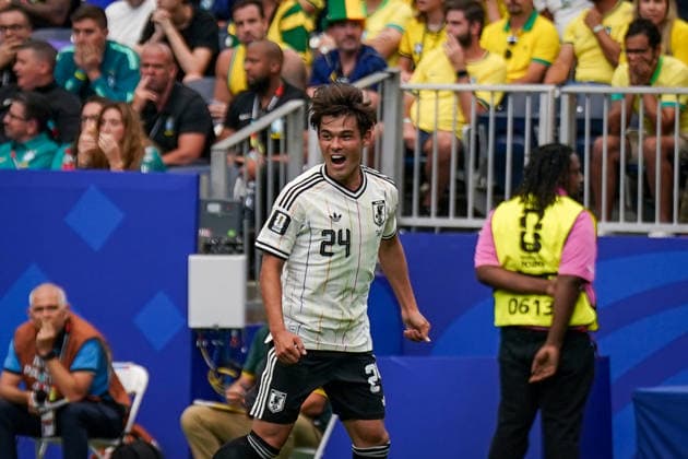 USA: Fußball FIFA World Cup, WM, Weltmeisterschaft, Fussball WM, Weltmeisterschaft, Fussball 2026 K.o.-Runde Round of 32 - Brasilien vs Japan, NRG Stadium Houston Stadium (Houston, Texas): Tor, Torschuss und Torjubel zum 1:0 durch Kaishu Sano KaishÅ« Sano (Japan 24) Freude, Emotionen, Jubel *** USA Soccer FIFA World Cup, World Cup, 2026 Soccer World Cup Knockout Round, Round of 32, Brazil vs. Japan, NRG Stadium, Houston, Texas, Goal, shot on goal and goal celebration for the 1–0 goal by Kaishu Sano, Japan, 24th minute—joy, emotions, cheering Copyright: xJOERANxSTEINSIEKx