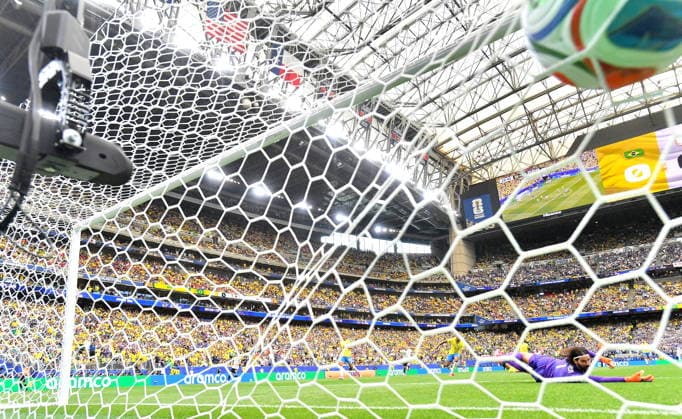 FIFA World Cup, WM, Weltmeisterschaft, Fussball 2026 - Round of 32 - Brazil vs Japan Brazilian goalkeeper Alisson Becker is beaten as Japan score the opening goal during the FIFA World Cup 2026 Round of 32 match Brazil against Japan, in Houston, USA, 29 June 2026. HOUSTON United States  Copyright: xSAMxWASSONx