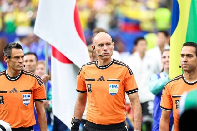 RECORD DATE NOT STATED FIFA World Cup, WM, Weltmeisterschaft, Fussball 2026 - Round of 32 - Brazil v Japan Referee Maurizio Mariani and his assistants Daniele Bindoni and Alberto Tegoni during the FIFA World Cup 2026 Round of 32 match between Brazil and Japan at Houston Stadium, in Texas, United States, on Monday, June 29, 2026.(Foto: Vanessa Carvalho Brazil Photo Press IMAGO) Sports Copyright: xVanessaxCarvalhox